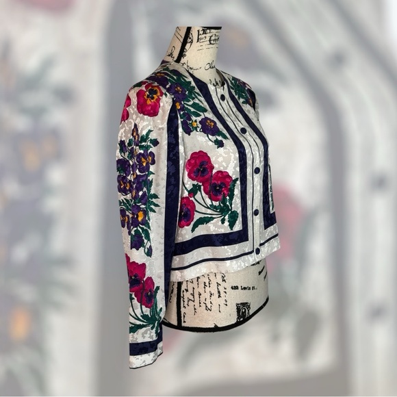 TONI Vintage Crop Floral Print Shacket Size 10P USA - Picture 7 of 7